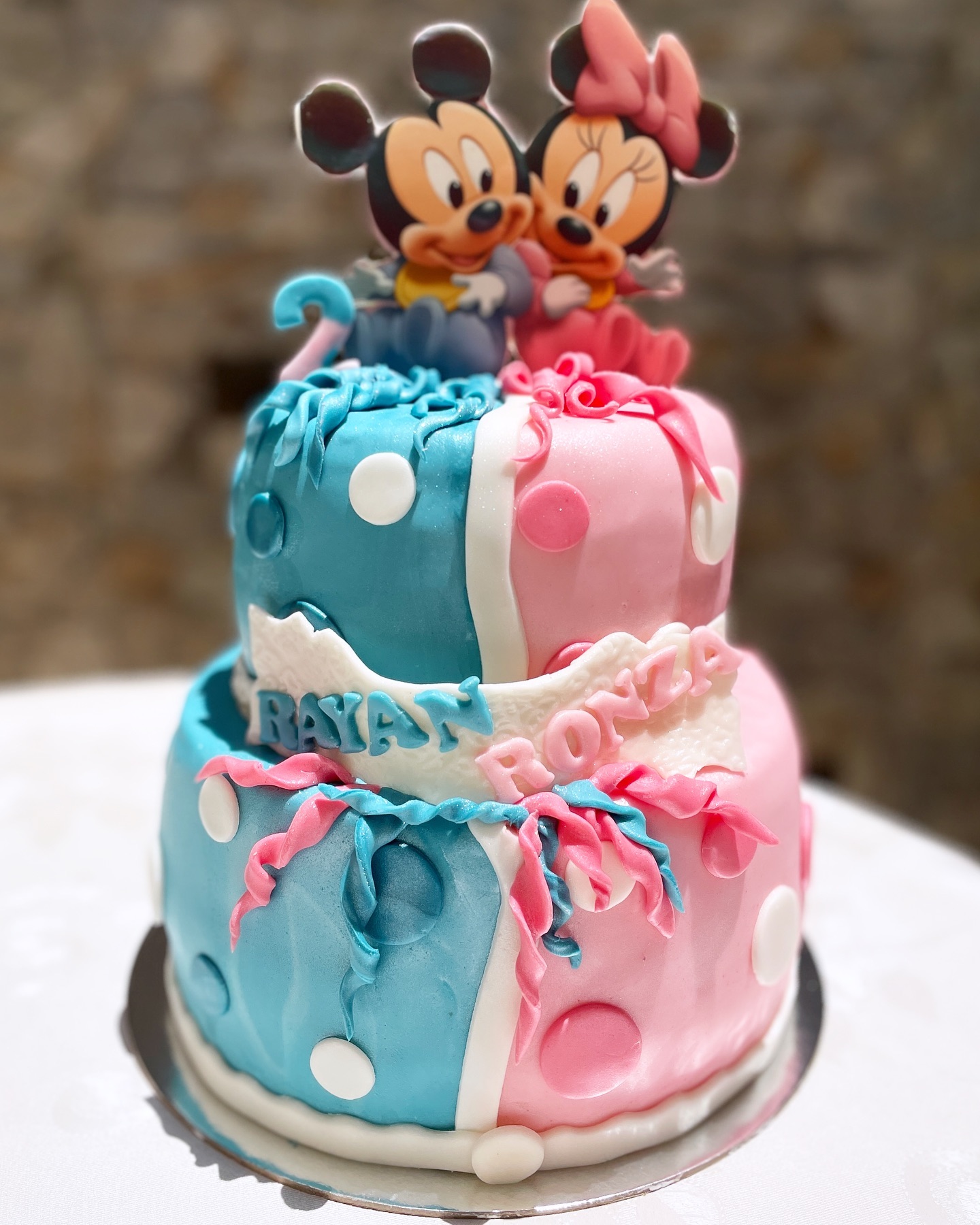 Custom Cakes gallery item